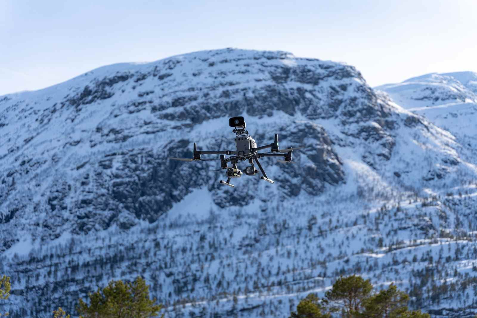 Drohne mit hoher Flugreichweite für Einsätze an abgelegenen Orten