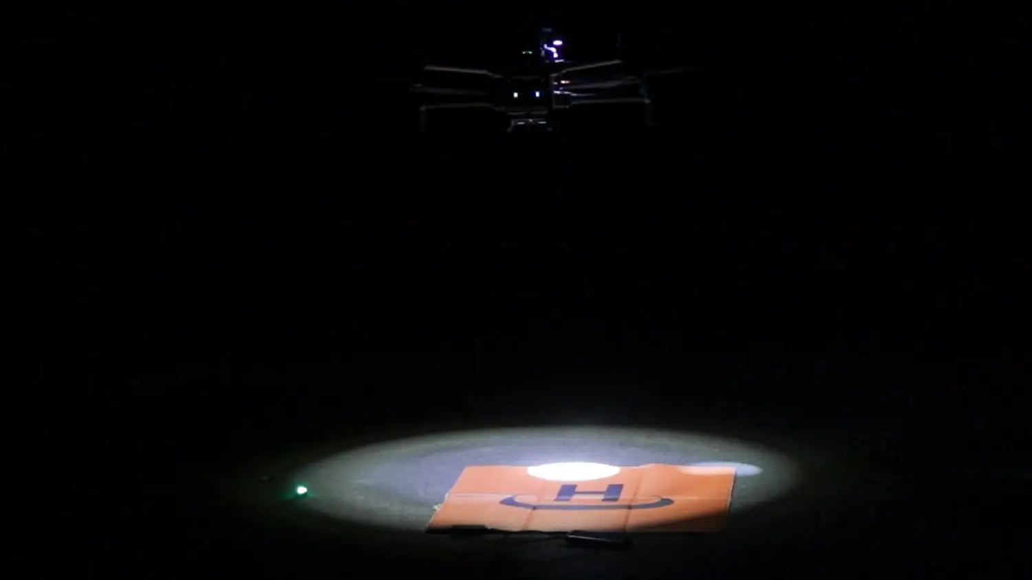 Automatische Landebeleuchtung für sichere Landung bei Nacht