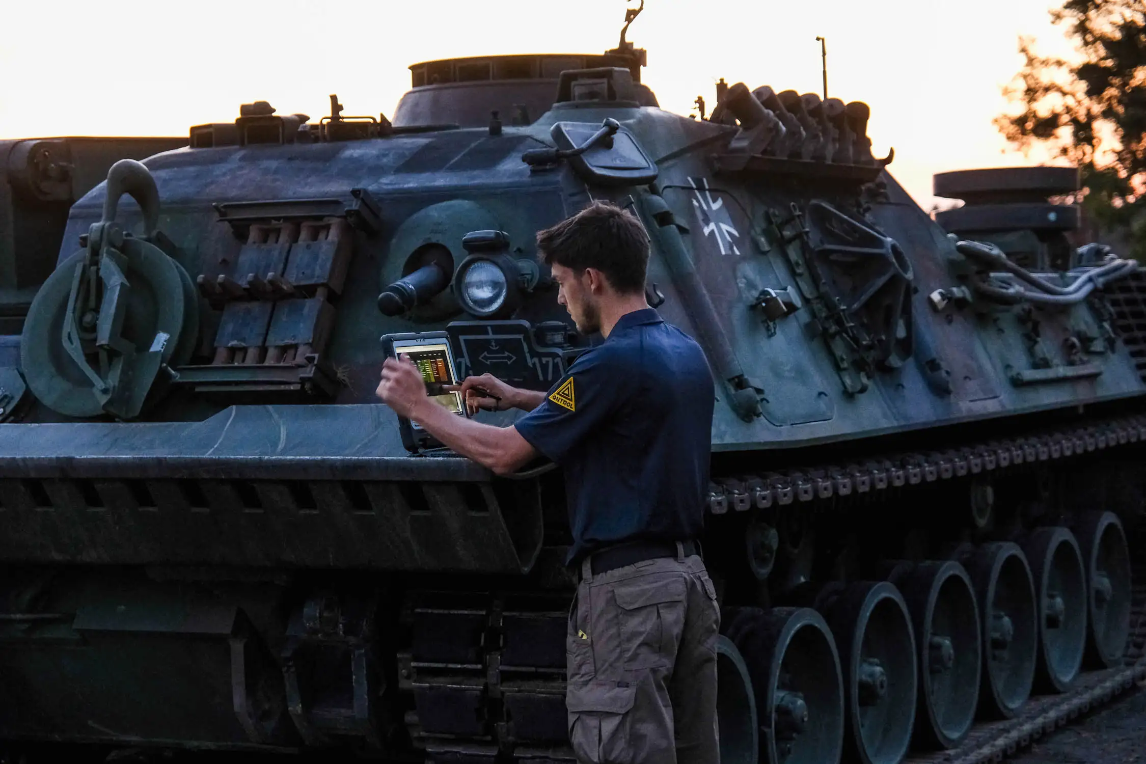 Qntrol bedient Kunden aus dem Bereich Verteidigung